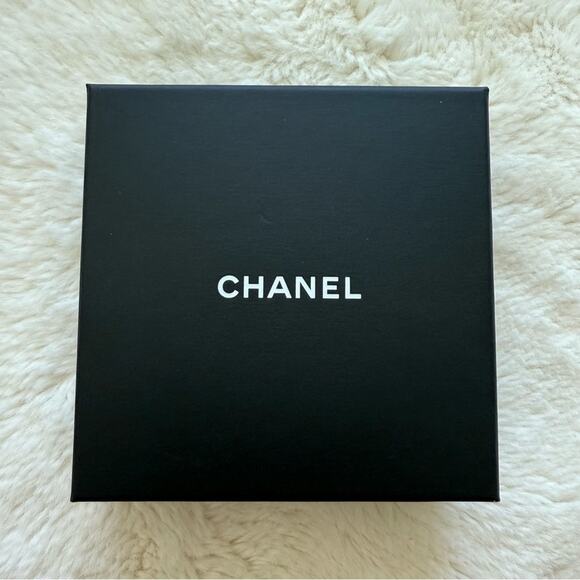 CHANEL long necklace spring summer 2022  Authentic Retail 3200$ - Picture 8 of 10